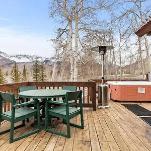 Holiday home Russell By Avantstay Expansive Deck Stunning Views Hot Tub